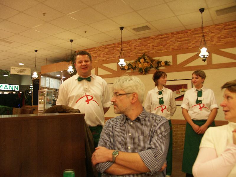 PICT1290.JPG - Die Mitarbeiter und Lehrlinge der Fleischerei Richter...