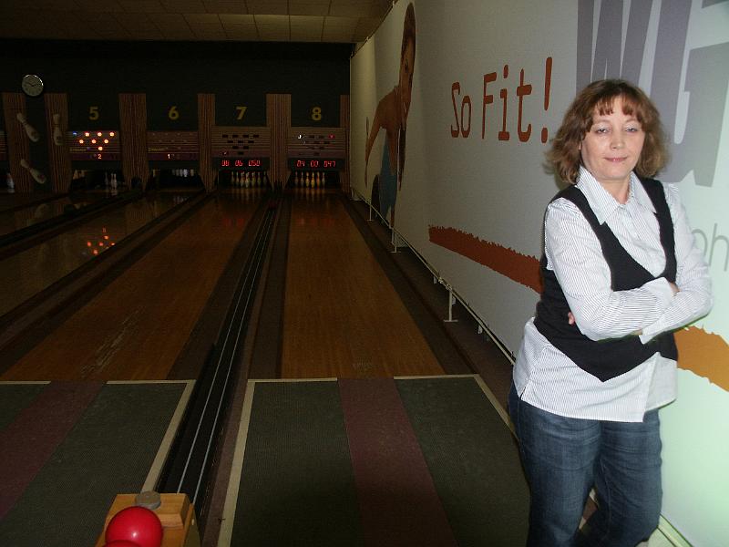 PICT1326.JPG - und Bowling gegangen.
